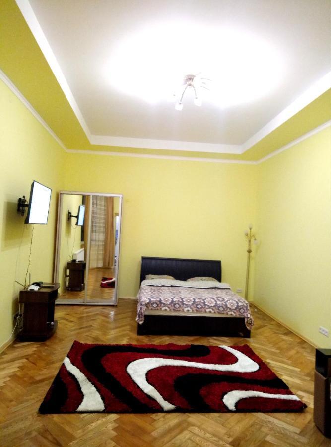 Apartment Ak. Kuchera Street Lviv Kültér fotó