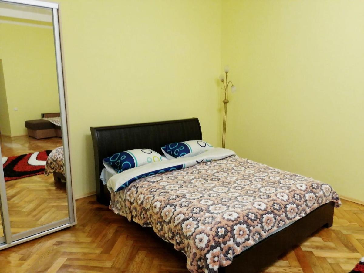 Apartment Ak. Kuchera Street Lviv Kültér fotó